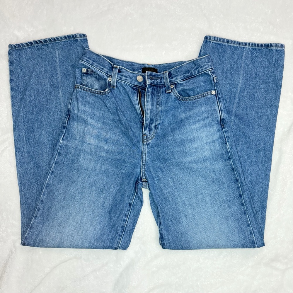 UNIQLO Women's Light Wash Straight Leg Jeans - Size 22 inch